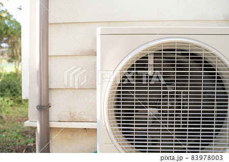 エアコンの室外機 83978003