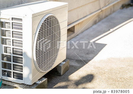 エアコンの室外機 エアコンの室外機 83978005