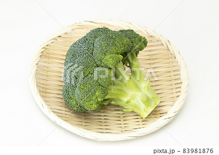 ブロッコリー 白バックの写真素材