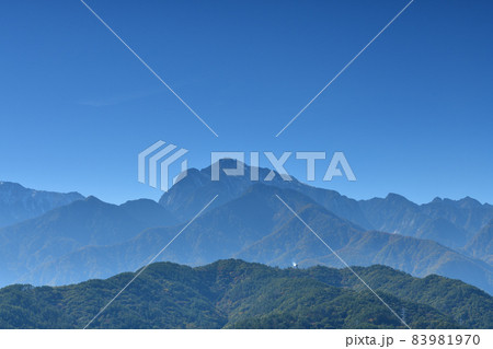 北杜市白州町、よく晴れ渡った日、中山砦から狼煙が上がった 83981970