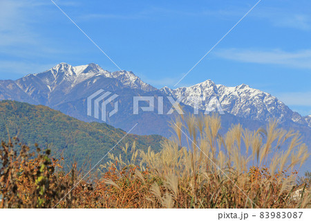 信濃大町 北アルプス山麓の秋 信濃大町 北アルプス山麓の秋 83983087