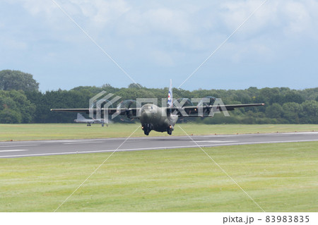 イギリス空軍C-130Jハーキュリーズ離陸 83983835