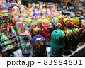 クリスマスマーケットのマトリョーシカ 83984801