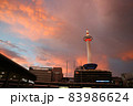 夕暮れの京都タワー 83986624