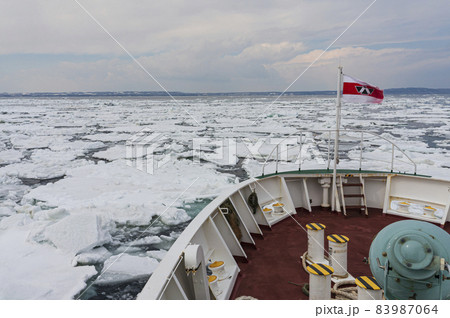 北海道網走オホーツク海の流氷 83987064