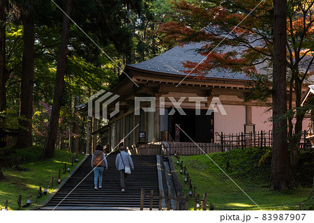 秋の中尊寺 83987907