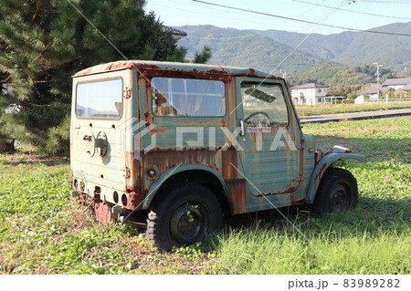 朽ち果てたクルマ 朽ち果てたクルマ 83989282