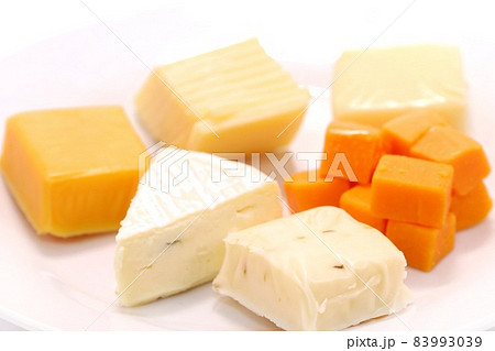 チーズ各種　ミモレット　ペッパージャック　チェダー　カンボゾーラ 83993039