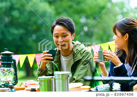 キャンピングライフ 83997406