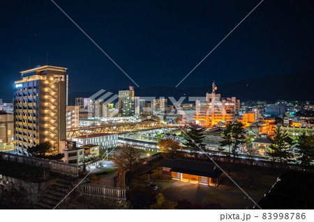 舞鶴城公園から見る甲府市の夜景 83998786