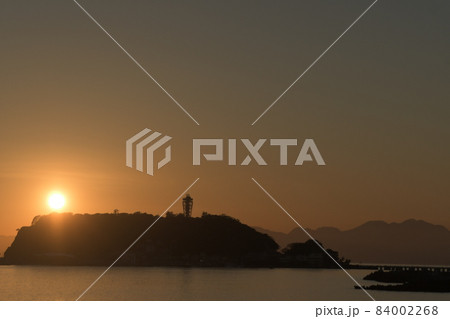 江ノ電 鎌倉高校前駅の海岸で撮影 江ノ電 鎌倉高校前駅の海岸で撮影 84002268