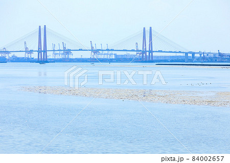 名古屋市 藤前干潟と名港トリトンの遠景 名古屋市 藤前干潟と名港トリトンの遠景 84002657