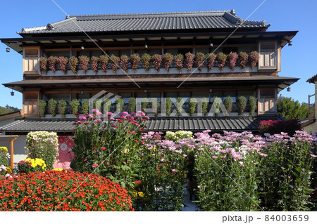 ロマンチック茨城(岡倉天心や木村武山が宿泊したという「井筒屋」今は笠間の歴史交流館として活躍する。) ロマンチック茨城(岡倉天心や木村武山が宿泊したという「井筒屋」今は笠間の歴史交流館として活躍する。) 84003659