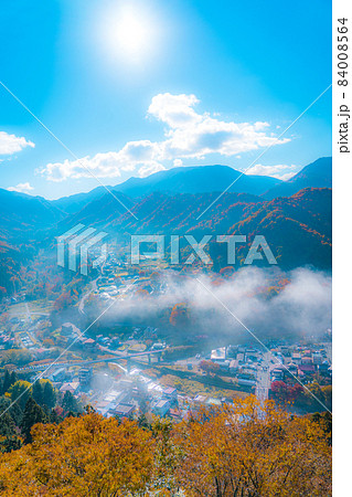 紅葉の山寺 五大堂から見る景色(山形県山形市) 紅葉の山寺 五大堂から見る景色(山形県山形市) 84008564