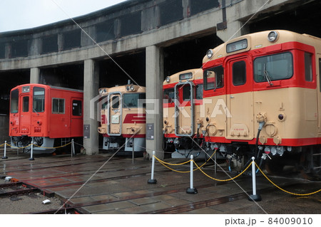 岡山県_津山まなびの鉄道館に展示されている鉄道車両 84009010