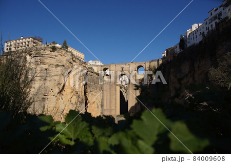絶壁の街・ロンダ 84009608