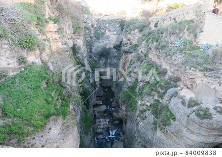 絶壁の街・ロンダ 84009838