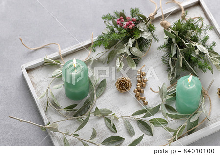 クリスマスのディスプレイとキャンドル 84010100