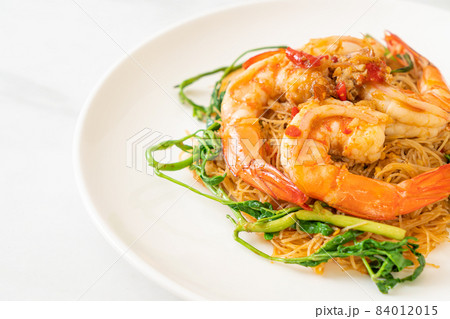 Stir-fried rice vermicelli and water mimosa with shrimps Stir-fried rice vermicelli and water mimosa with shrimps 84012015