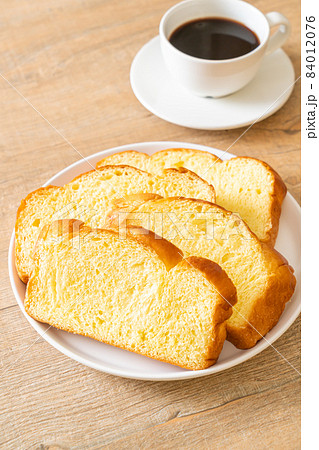 Sweet potato bread with coffee Sweet potato bread with coffee 84012076