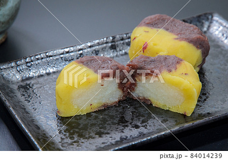 秋の和菓子　芋おはぎ 84014239