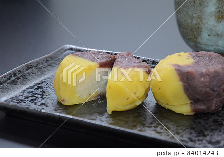 秋の和菓子 芋おはぎ 秋の和菓子 芋おはぎ 84014243