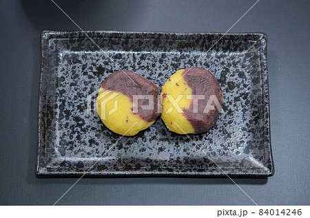 秋の和菓子 芋おはぎ 秋の和菓子 芋おはぎ 84014246