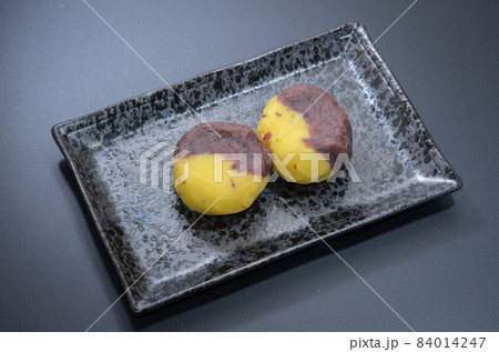 秋の和菓子　芋おはぎ 84014247