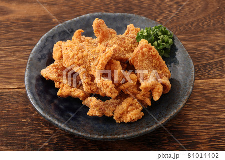 鶏皮のカリカリ揚げ 鶏皮のカリカリ揚げ 84014402