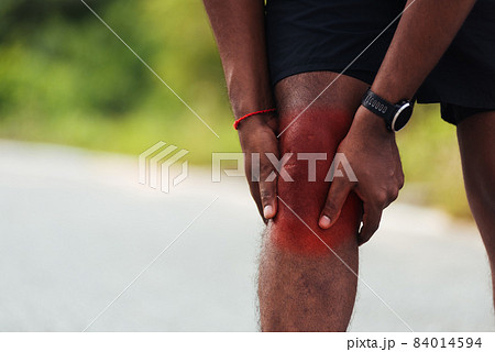 sport runner black man wear watch hands joint hold knee pain 84014594