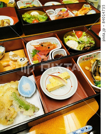 旅館の食事 旅館の食事 84014735