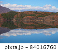 青木湖の水鏡 84016760