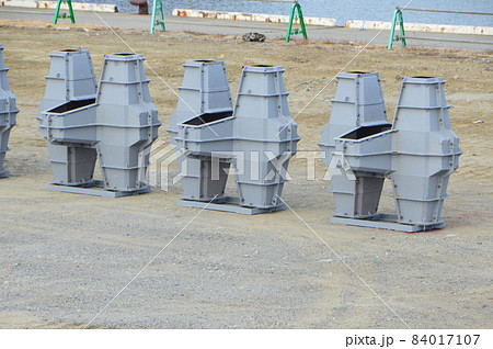 製作中のテトラポット（平潟港／茨城県北茨城市） 84017107