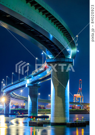 四日市市　いなばポートラインの夜景 84020923