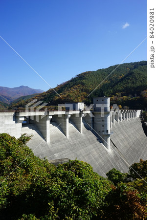 秋の早池峰ダムからの風景 秋の早池峰ダムからの風景 84020981