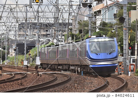複々線東海道本線　名所　夙川カーブを行く　高速特急スーパーはくと 84024611