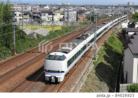 複々線東海道本線 名神クロスを快走 特急サンダーバード 複々線東海道本線 名神クロスを快走 特急サンダーバード 84026925
