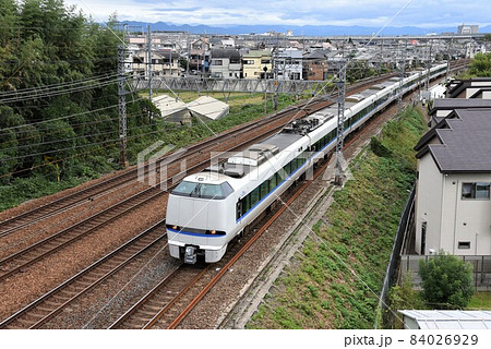 複々線東海道本線 名神クロスを快走 特急サンダーバード 複々線東海道本線 名神クロスを快走 特急サンダーバード 84026929