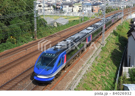 複々線東海道本線　名神クロスを行く　高速特急スーパーはくと 84026932