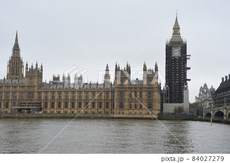 イギリスのビックベンと国会議事堂 イギリスのビックベンと国会議事堂 84027279
