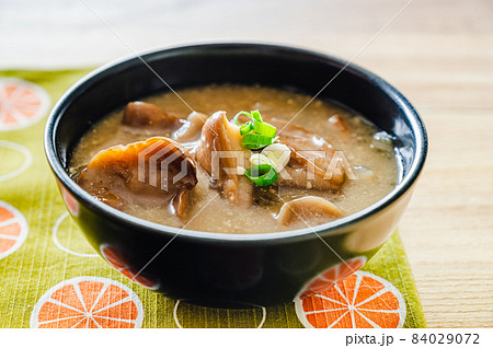 天然きのこの味噌汁 84029072