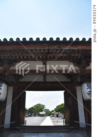 夏の京都 東寺慶賀門 夏の京都 東寺慶賀門 84030374