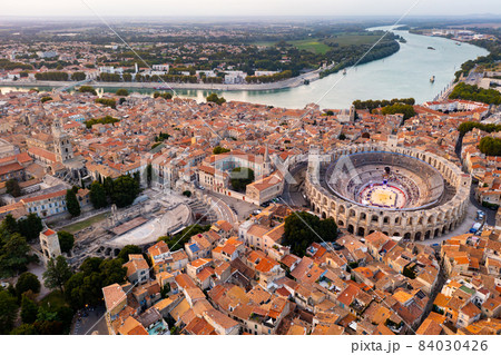 Cityscape of Arles, southern France 84030426