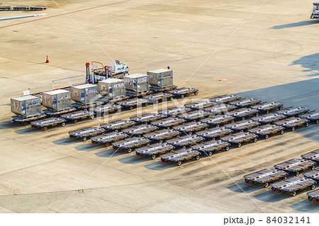 トーイングトラクター 伊丹空港 トーイングトラクター 伊丹空港 84032141