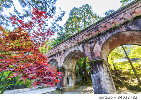 南禅寺の風景 紅葉と水路閣 京都府京都市 南禅寺の風景 紅葉と水路閣 京都府京都市 84032782