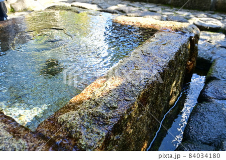 水都の自噴水と豊富な湧き水（名水百選） 84034180
