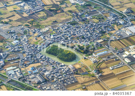 島の山古墳の空撮　奈良県川西町 84035367