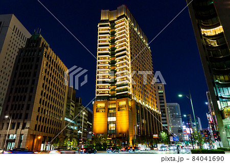 東京　千代田区　有楽町の都市風景　ザ・ペニンシュラ東京の夜景 84041690
