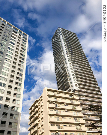 東京・池之端の高層マンション群 84043102