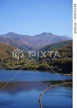 秋の早池峰ダムからの風景 秋の早池峰ダムからの風景 84043189